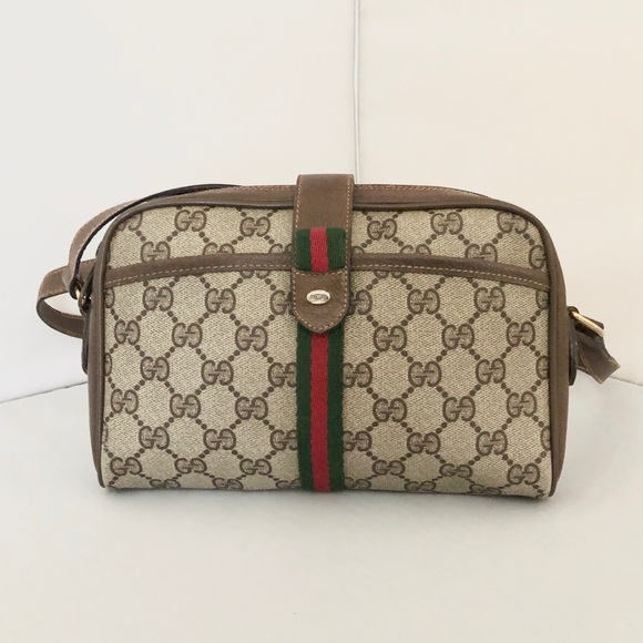 Gucci Handbags - Gucci Vintage GG Supreme Shoulder Bag